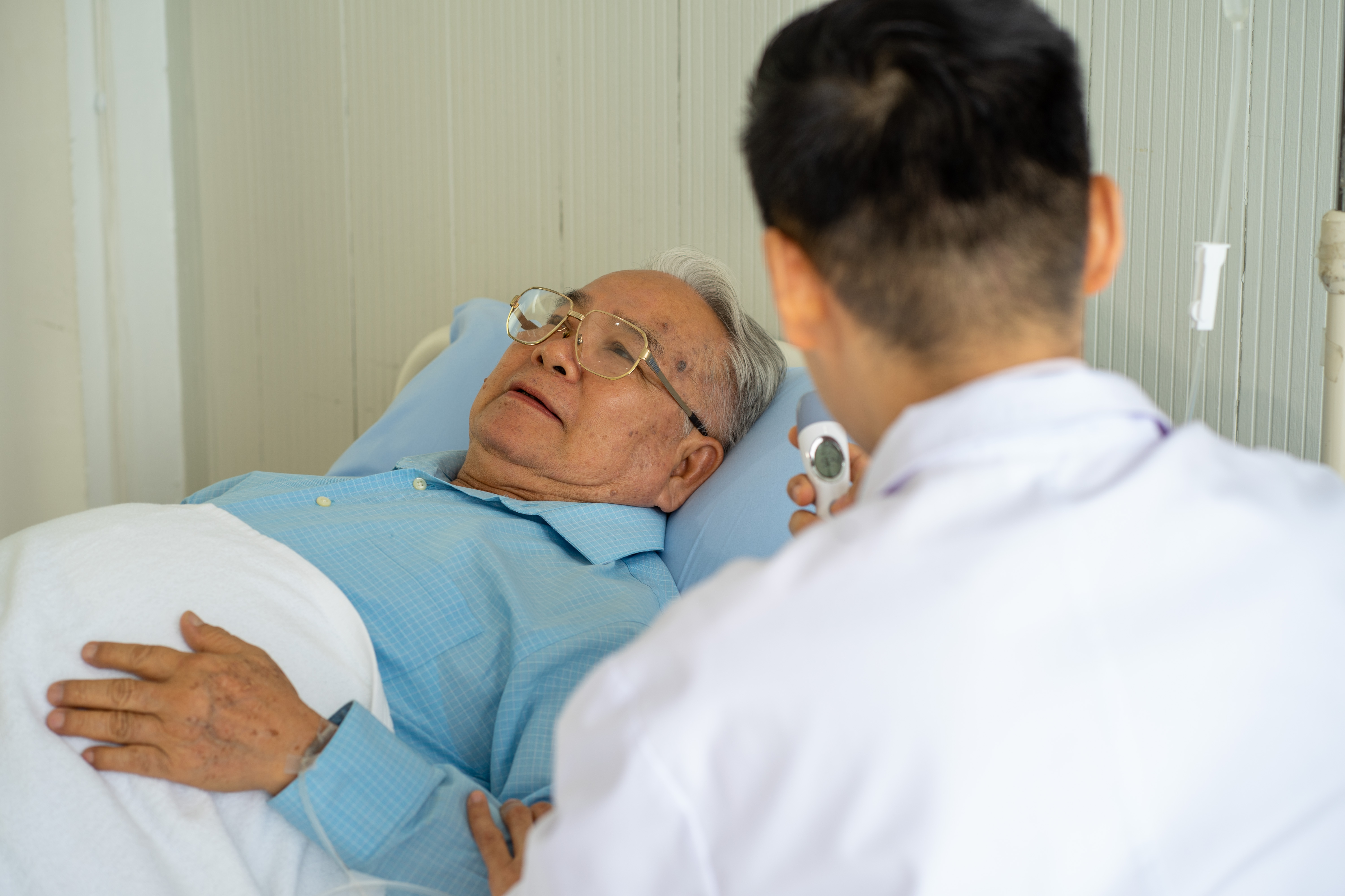 5 ảnh hưởng nghiêm trọng của sốt xuất huyết Dengue với người cao tuổi có bệnh mạn tính 