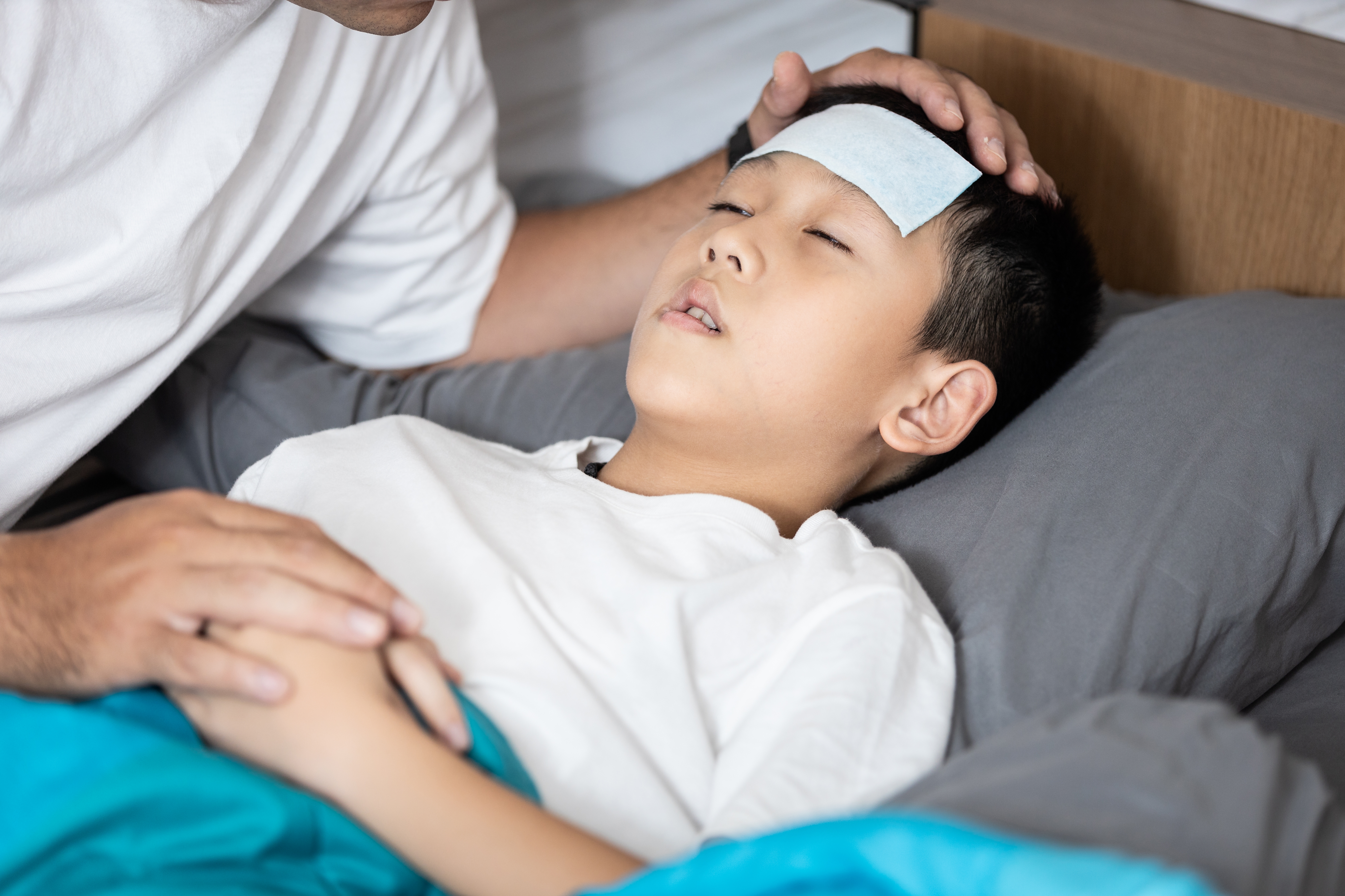 Sốt xuất huyết Dengue ở trẻ: Diễn tiến nhanh, nguy cơ sốc xuất huyết cao