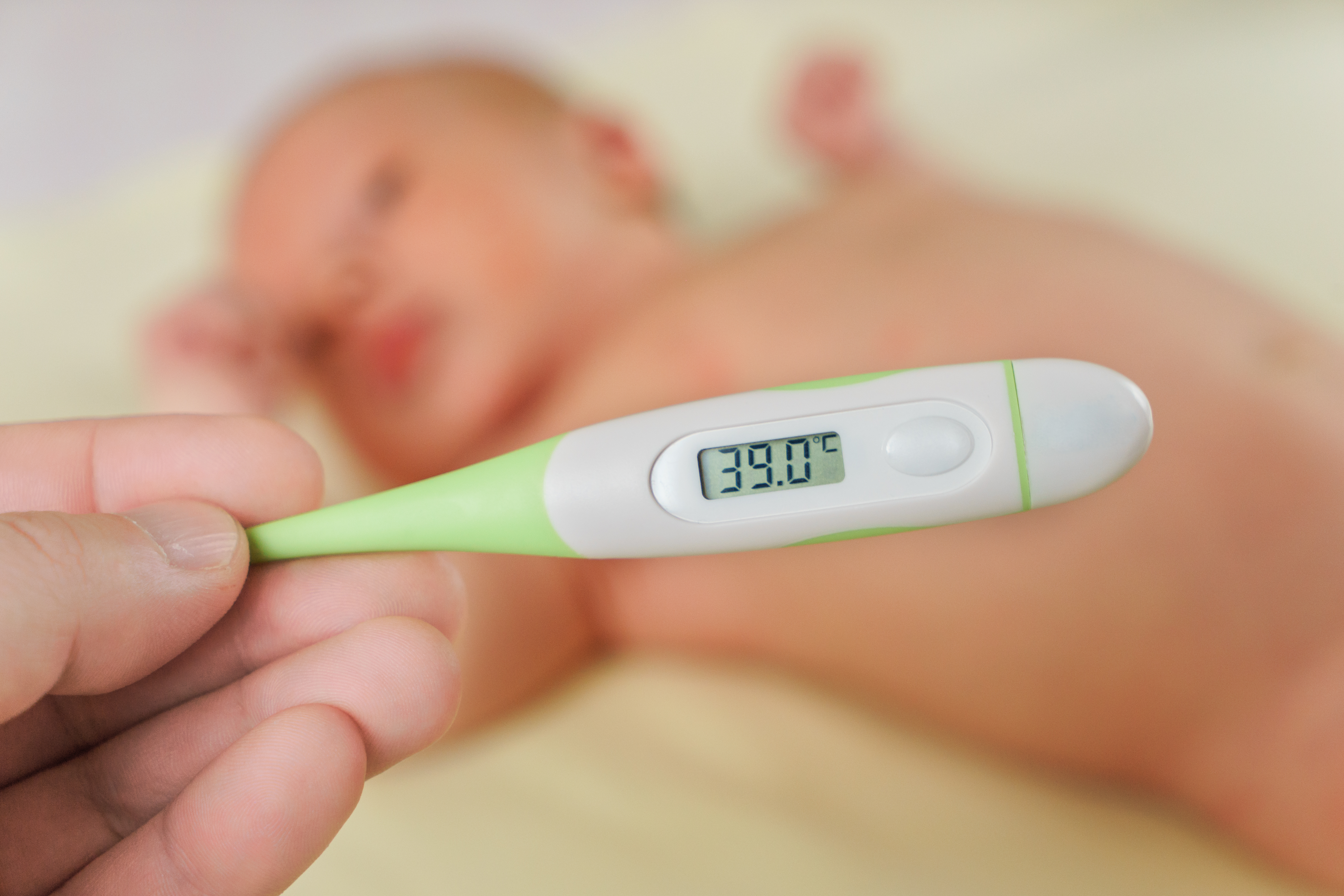 Sốt xuất huyết Dengue ở trẻ sơ sinh: Bố mẹ cần lưu ý gì? 